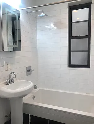 Rented by Hagstrom Management Inc | media 4