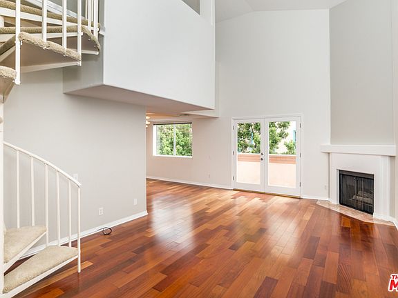 2nd image of 11648 Mayfield Ave APT 302