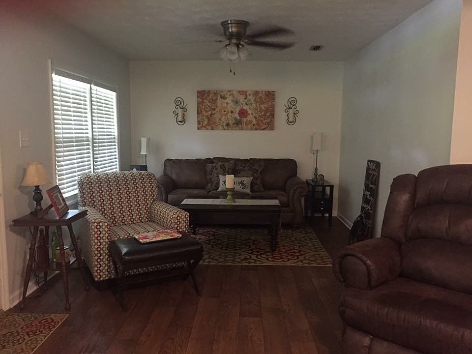 1st image of 105 Martha Cir