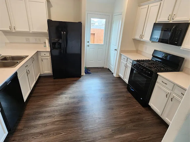18419 Cobalt Cove Ln — Photo 29