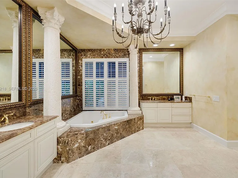 6905 SW 75th Ave — Photo 37