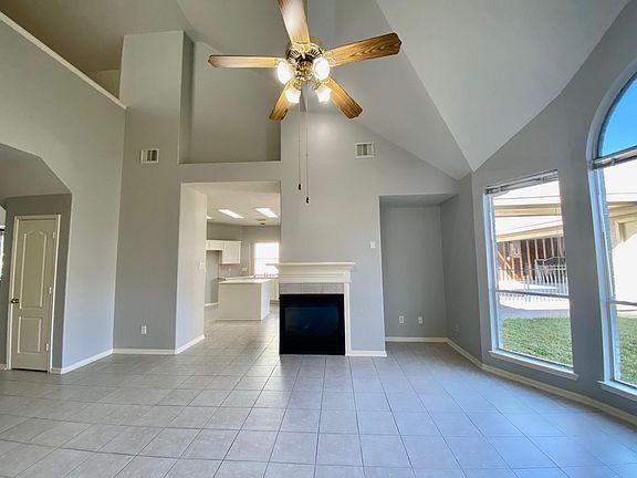 3rd image of 3409 Castle Pond Ct