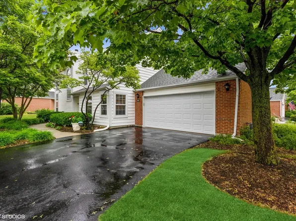 101 Templeton St, Lake Bluff, IL 60044