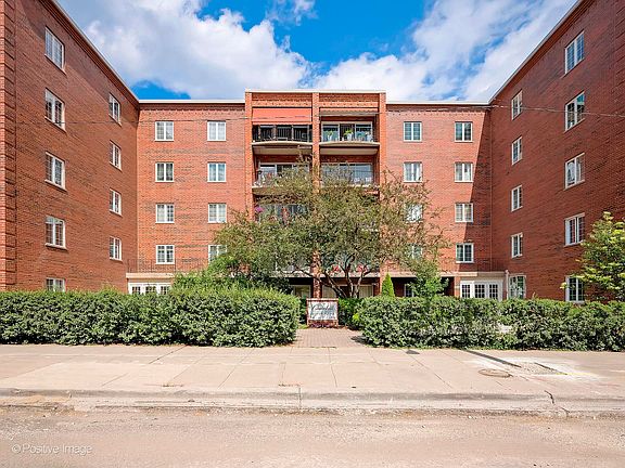 3rd image of 519 N Main St #1