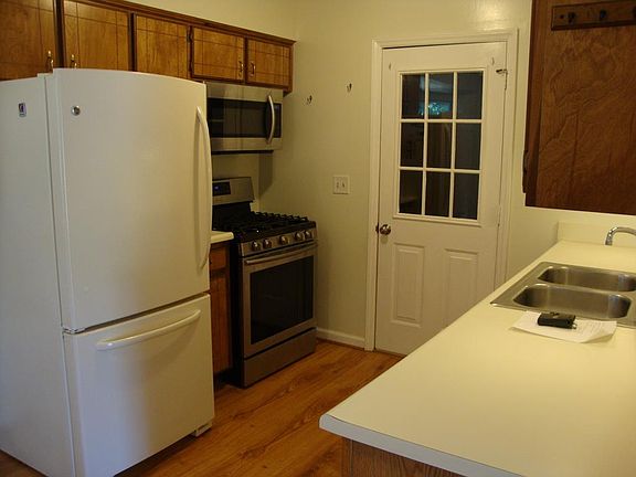 5th image of 2050 Sugartree Dr
