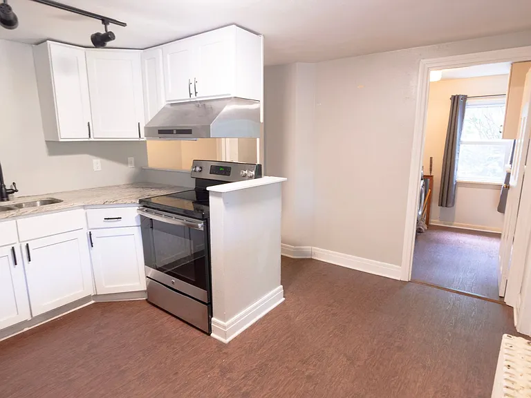 217 Columbia St — Photo 22
