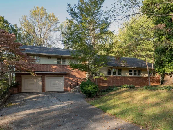 1238 Windsor Dr, Bedford, VA 24523