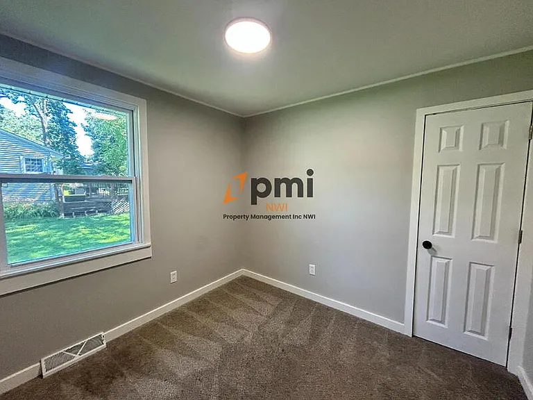 14725 Bryan St — Photo 10