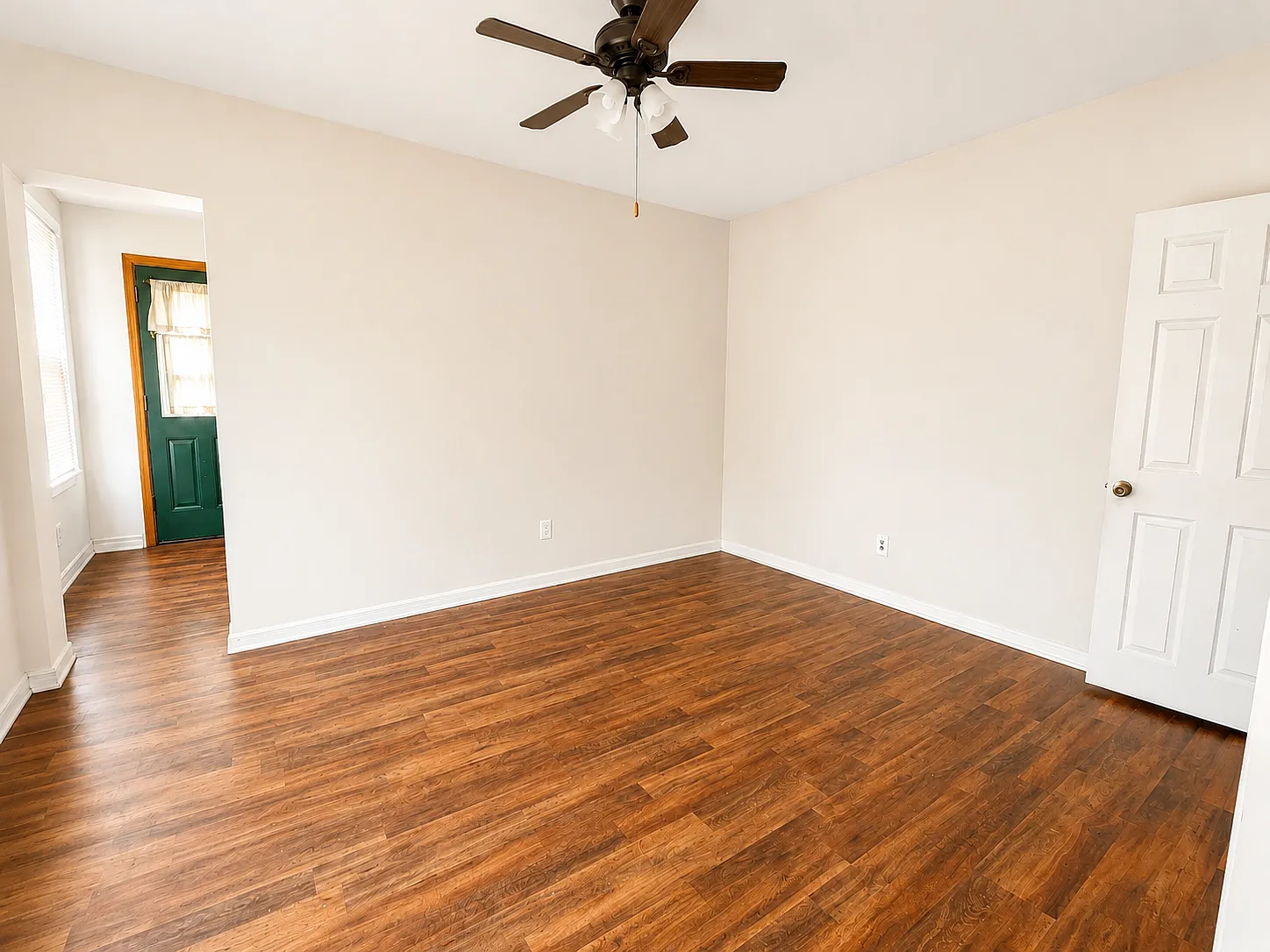 3 bed, 1020 sqft, $1,900 — Photo 2