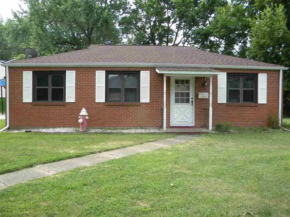 201 Algonquin Rd, Marquette Heights, IL 61554