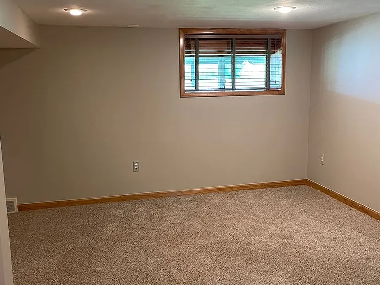 288 Summerhaven Dr S — Photo 15