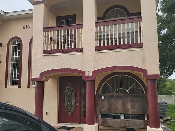 3rd image of 616 Lemon Ave APT B