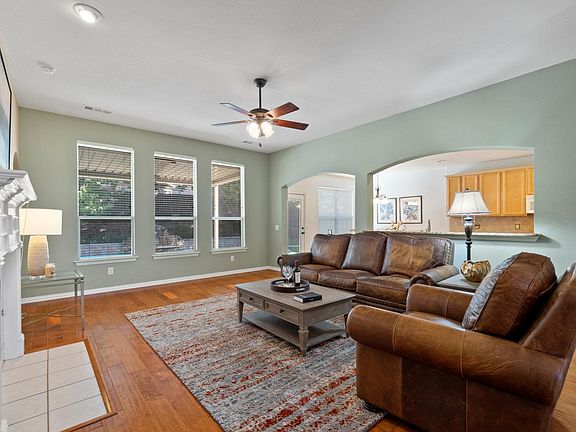 5th image of 1309 Limestone Creek Dr