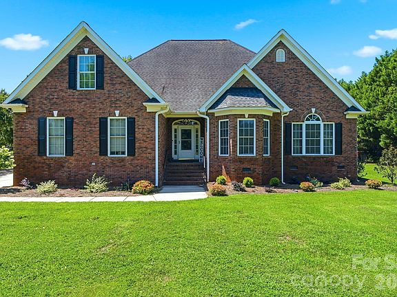 4th image of 535 Hallman Dr
