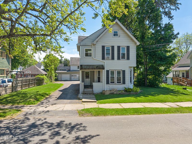 2nd image of 94 3rd Avenue