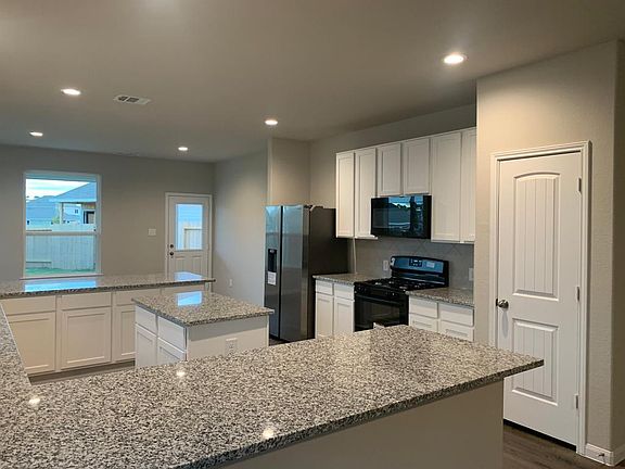 4th image of 14048 Lamprey Dr