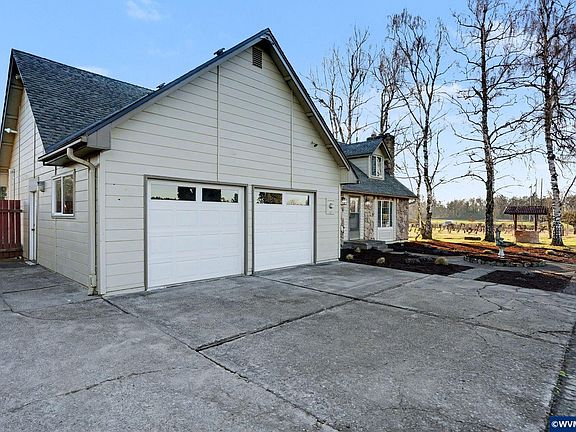 5th image of 1392 62nd Ave SE