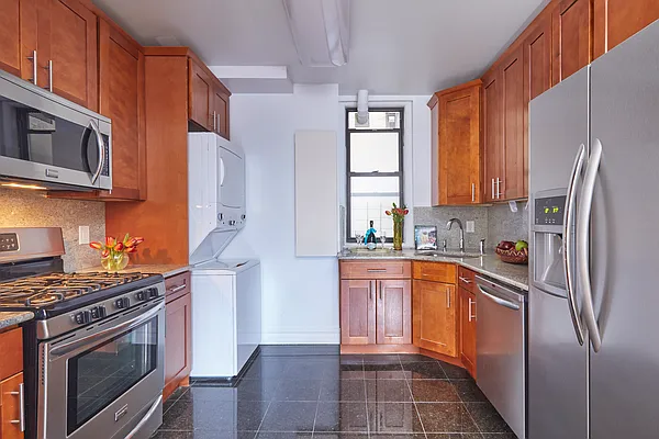 Rented by Brown Harris Stevens | media 21