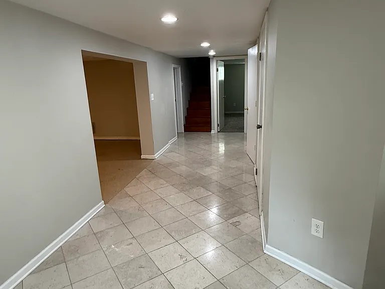 1654 Broad Ripple Ave — Photo 9
