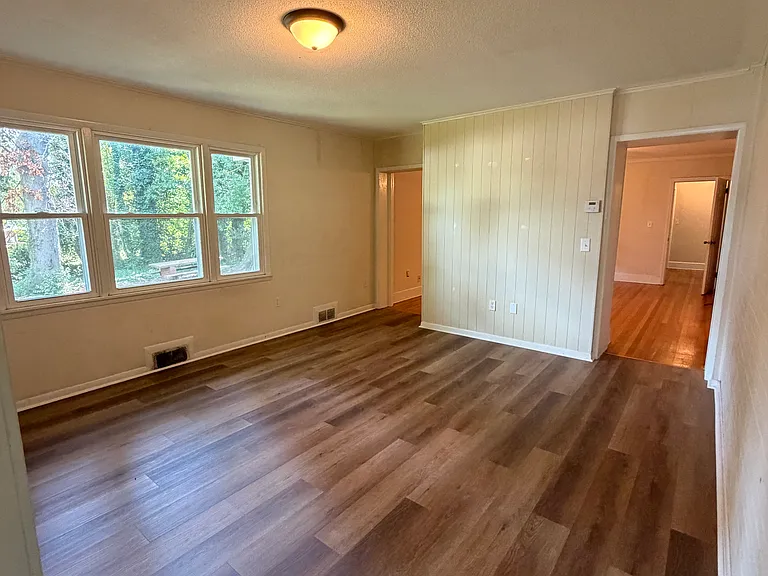 2306 Lane Ave — Photo 8