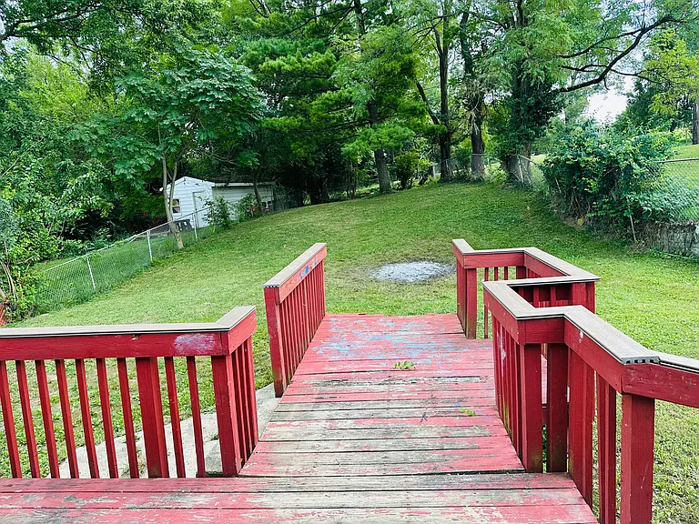 189 Algonquin Dr — Photo 3
