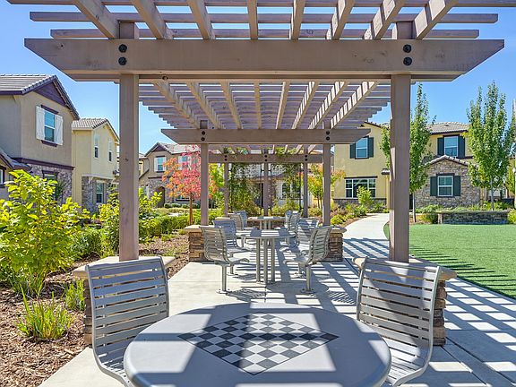 4th image of 10789 Portico Cir