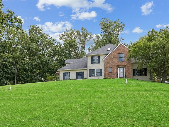 3rd image of 3451 Valley Oaks Dr