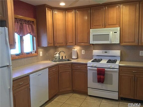 2nd image of 3 Academy Ln