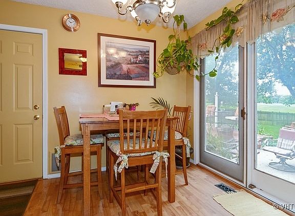 4th image of 1475 E Banbury Ave