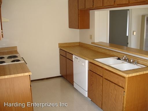 2nd image of 1077 Shadowbrook Way