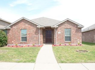 812 Clear Creek Dr, Desoto, TX 75115