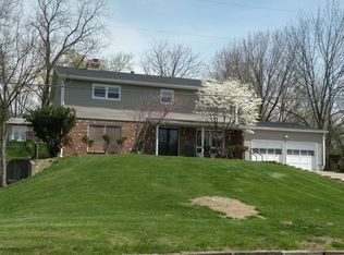 27 Pat Dr, Collinsville, IL 62234