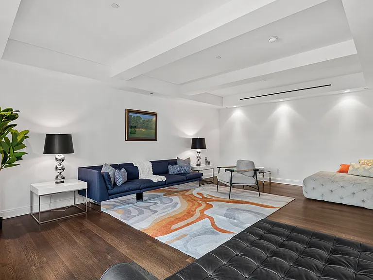 61 5th Ave #2 — Photo 9