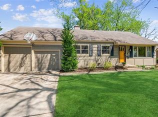 10401 Reeds Dr, Overland Park, KS 66207