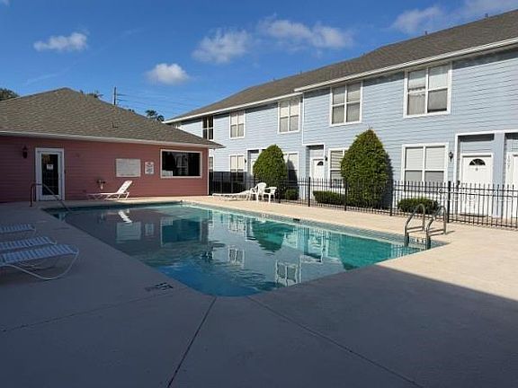 5th image of 3940 SW 20TH AVENUE #1107