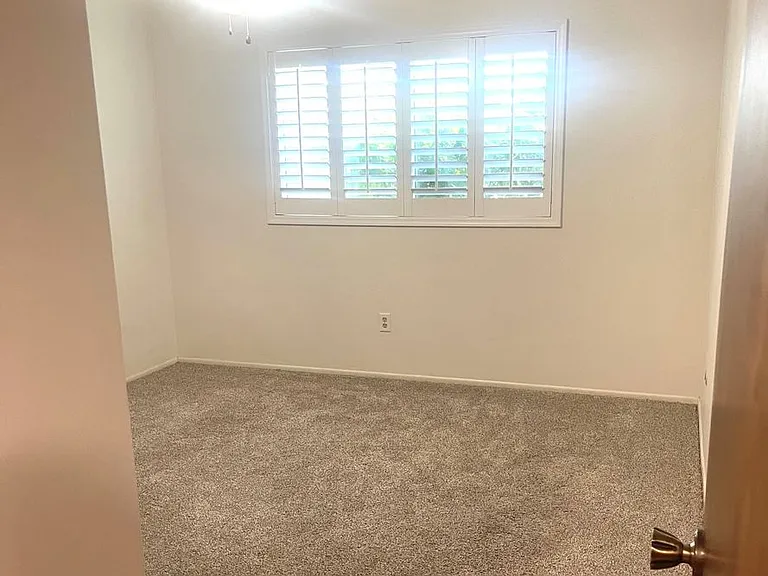 7905 Pembroke Ave — Photo 32