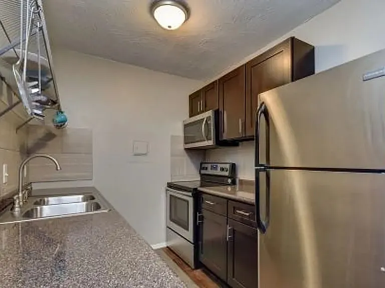 232 S Florence Ave #102 — Photo 12