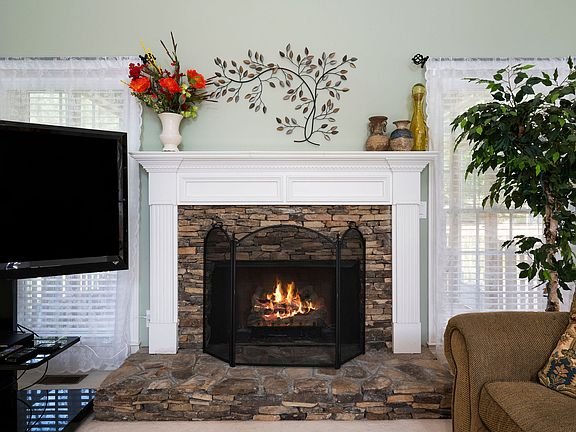 5th image of 20 Heartwood Dr