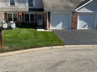 34 Linden Ct, Cary, IL 60013