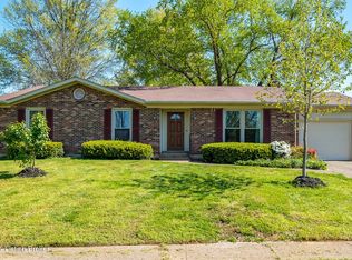 8107 Thornwood Rd, Louisville, KY 40220