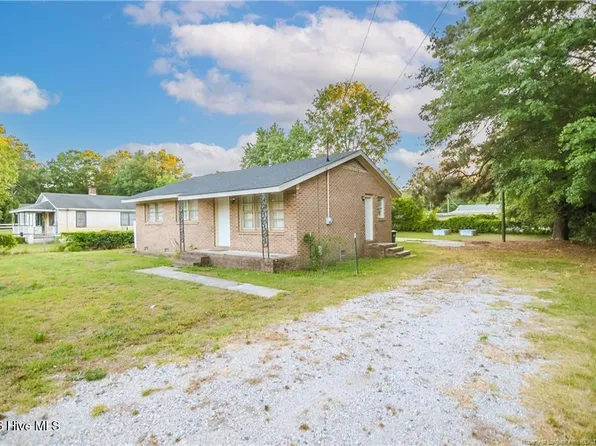 437 N Caledonia Road, Laurinburg, NC 28352
