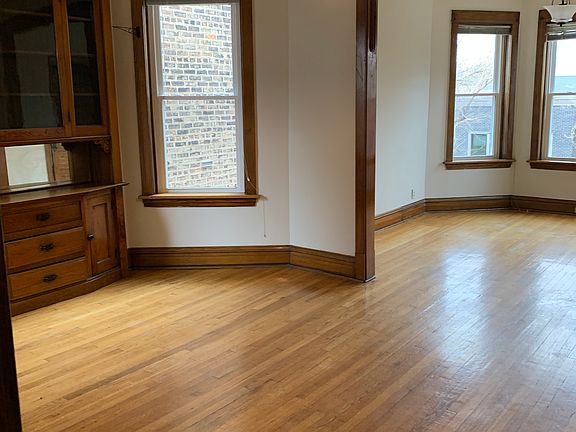 3rd image of 2311 N Oakley Ave #3