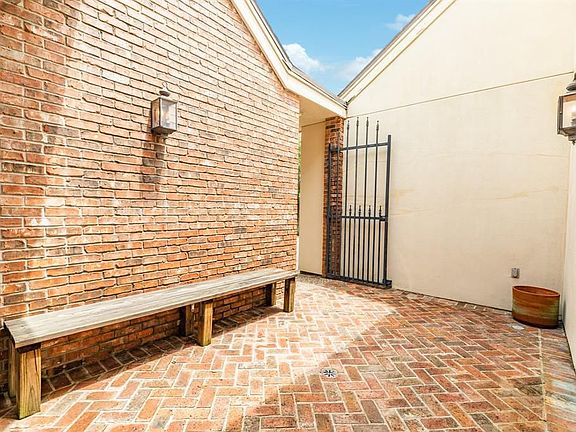 3rd image of 6 Quintana Dr