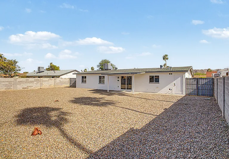3430 E Poinsettia Dr — Photo 28