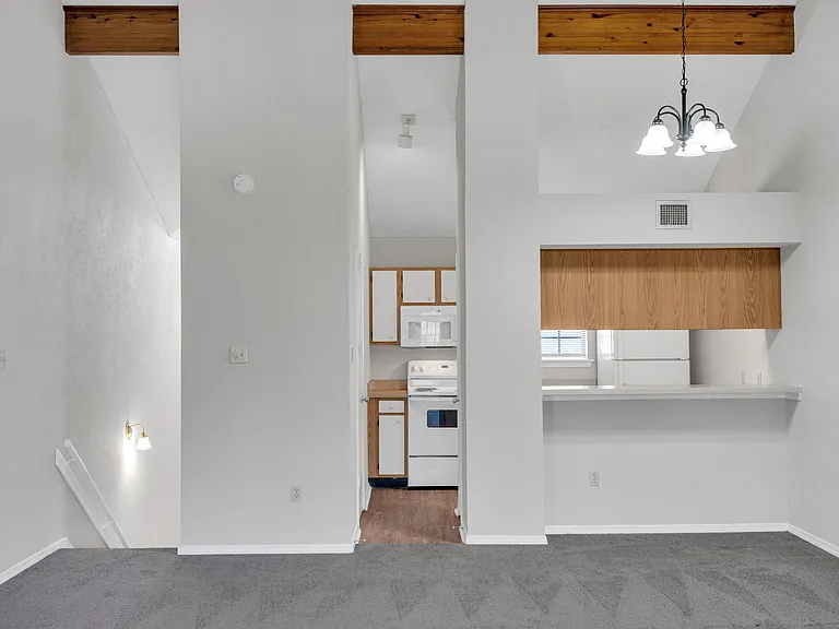Seasons Apartments — Photo 57