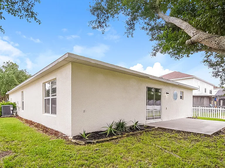 932 Vanderbilt Dr — Photo 16