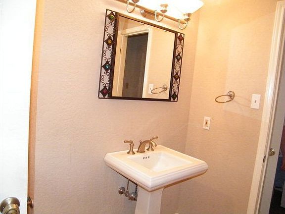 4th image of 2306 Birkdale Ln
