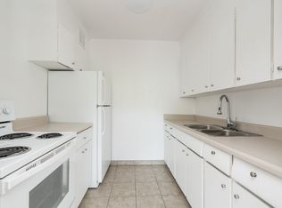 240 Oriole Pkwy #50057A-206, Toronto, ON M5P 2H1