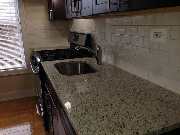 2nd image of 1831 W Foster Ave #2F
