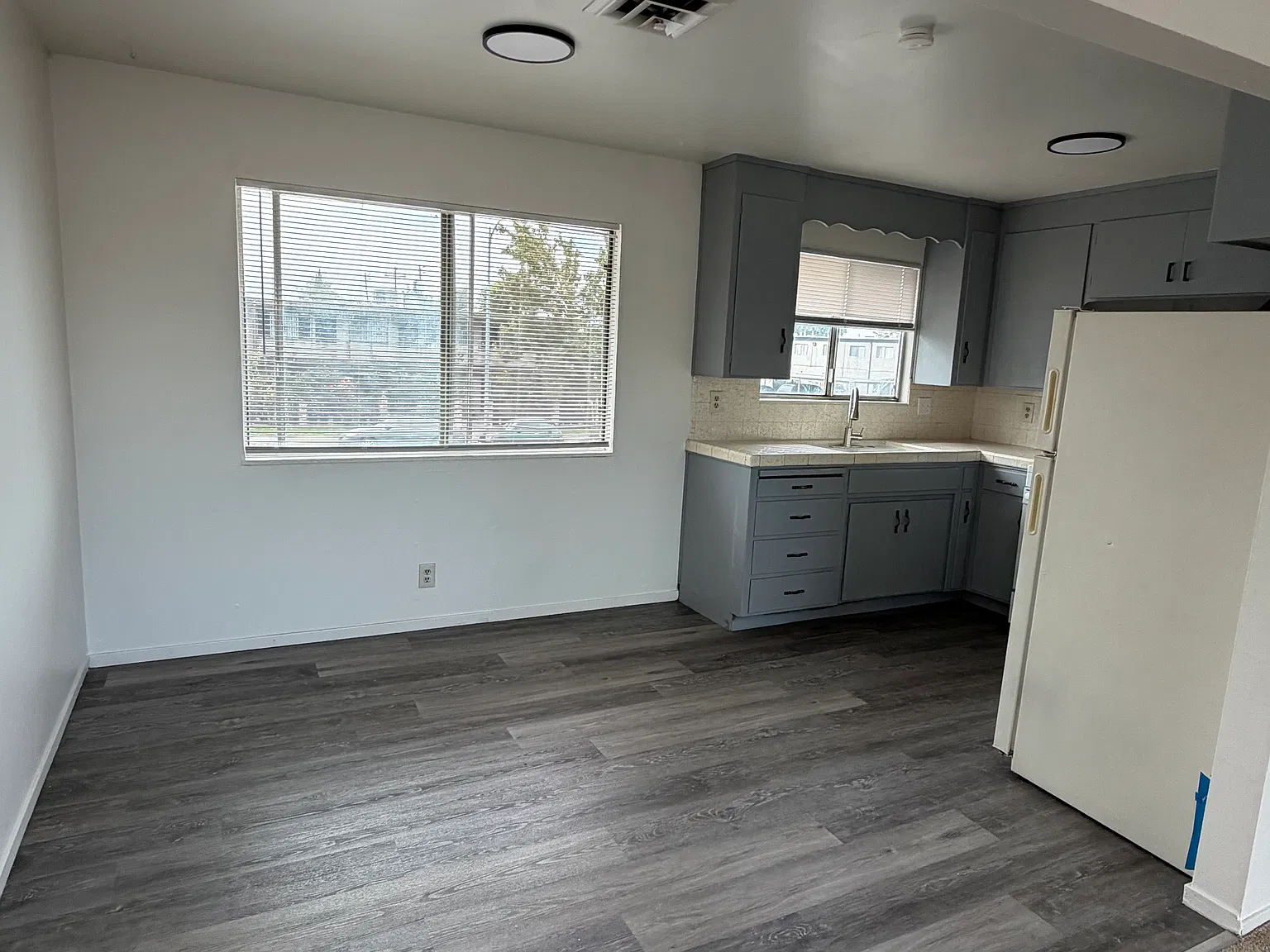 2 bed, 1100 sqft, $1,600 — Photo 3